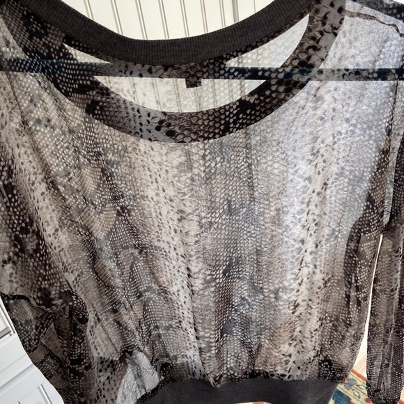 Sheer sweater top - Picture 3 of 3